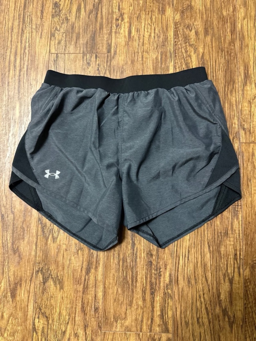 Under Armour HeatGear Loose Fit Women’s Athletic Shorts Small Gray/Black Size S